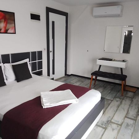 Wb Weekend Otel Bodrum Bagian luar foto