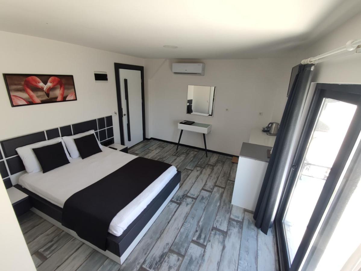 Wb Weekend Otel Bodrum Bagian luar foto