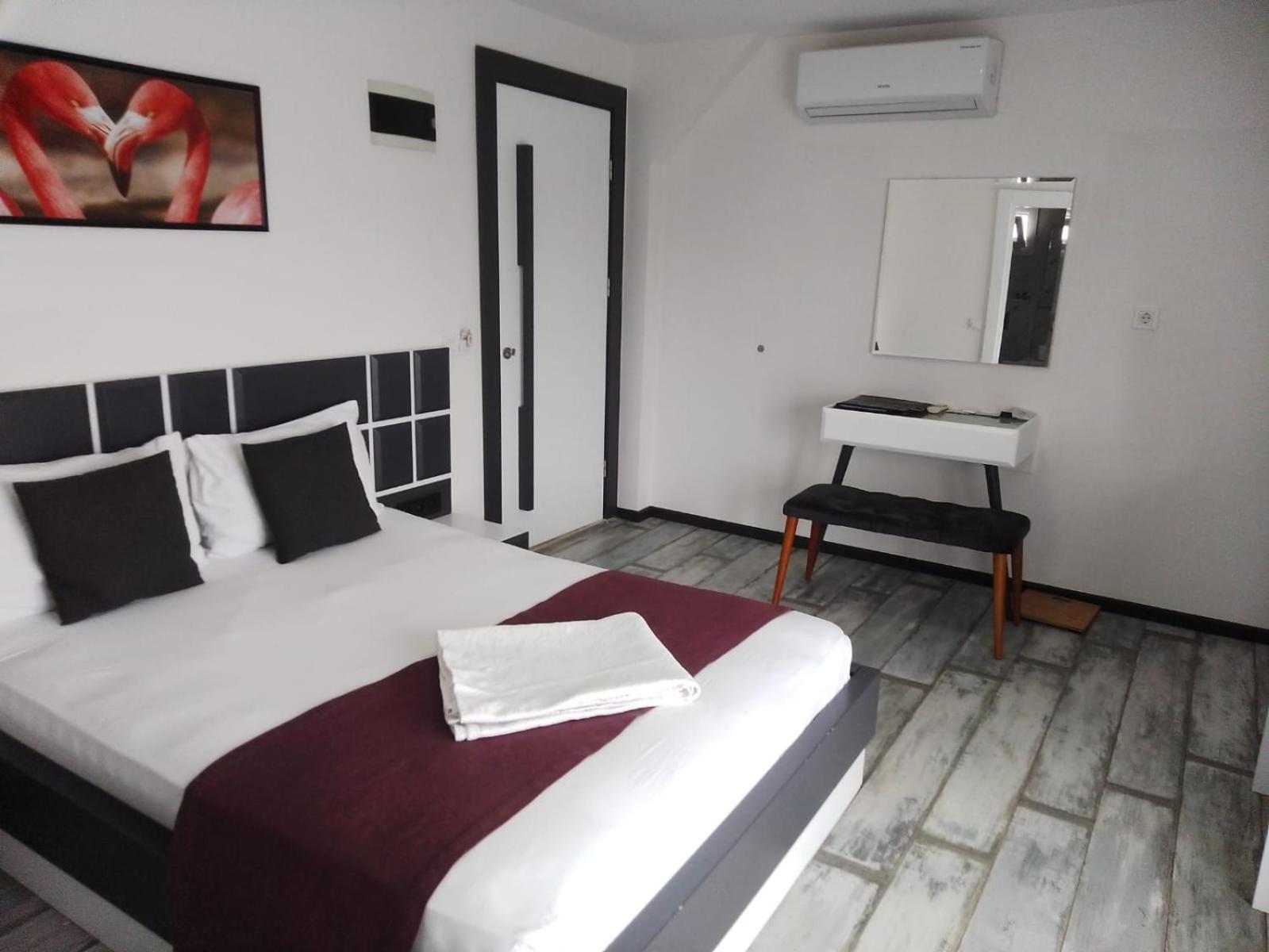 Wb Weekend Otel Bodrum Bagian luar foto